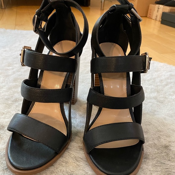 Forever 21 - Stacked Heel Strappy Sandal SZ 7 - Picture 2 of 7